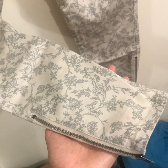 Anthropologie pattern jeans - Picture 5 of 6